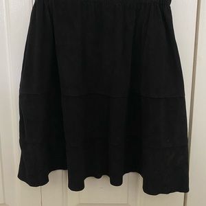 Black skirt with pockets